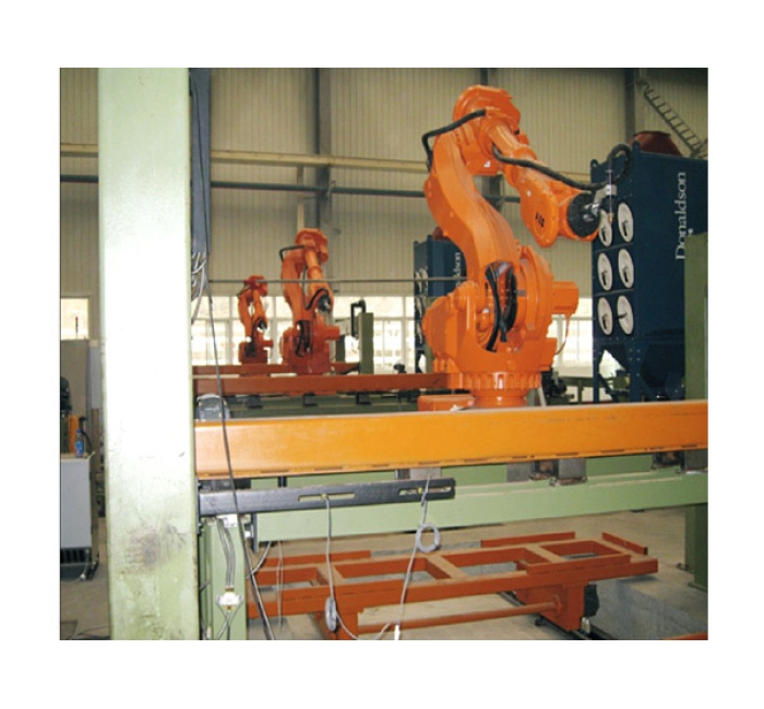 汽車縱梁、加強梁機器人等離子切割生產(chǎn)線